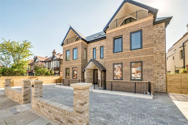 Creswick Road, London 2 bed apartment for sale