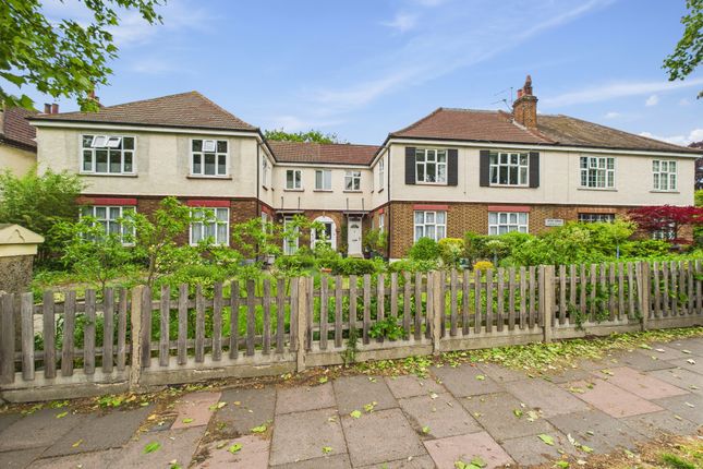 Rectory Road,  Beckenham, BR3 3 bed flat for sale