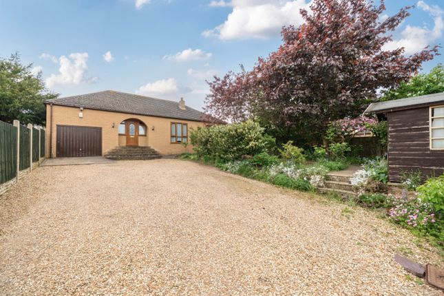 Lincoln Road, Washingborough... 3 bed detached bungalow for sale