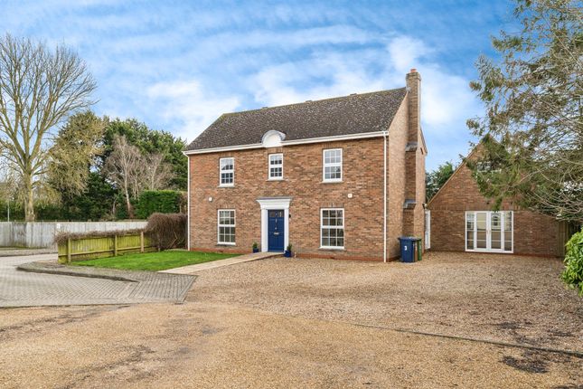 6 bedroom detached house for sale