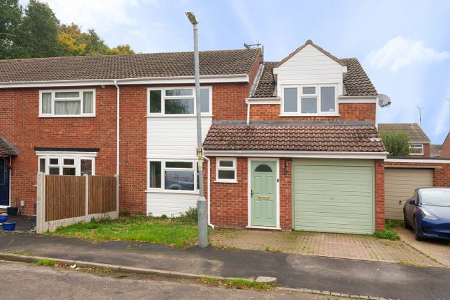 Pilgrims Close, Harlington, LU5 4 bed semi