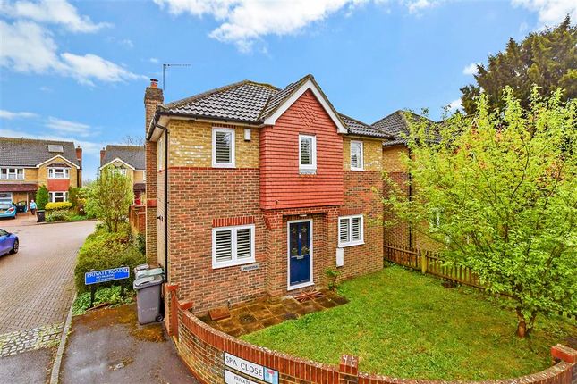 Maidstone Road, Hadlow, Tonbridge, Kent 3 bed detached house for sale