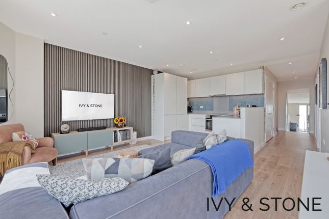 Copeland Court, London, E16 2 bed apartment for sale