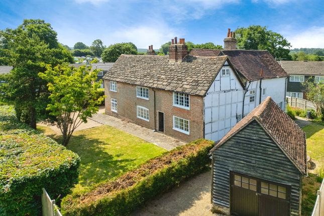 South Grove, Horsham RH13 6 bed detached house for sale