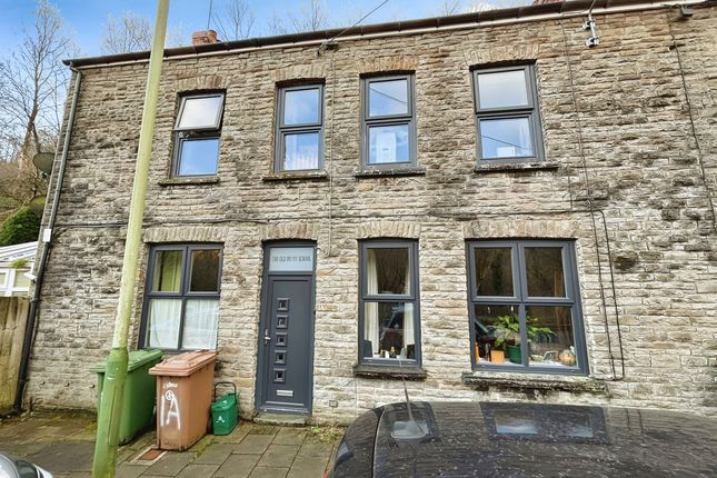 5 bedroom semi-detached house for sale