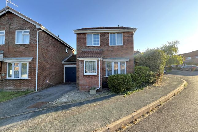 3 bedroom link detached house for sale