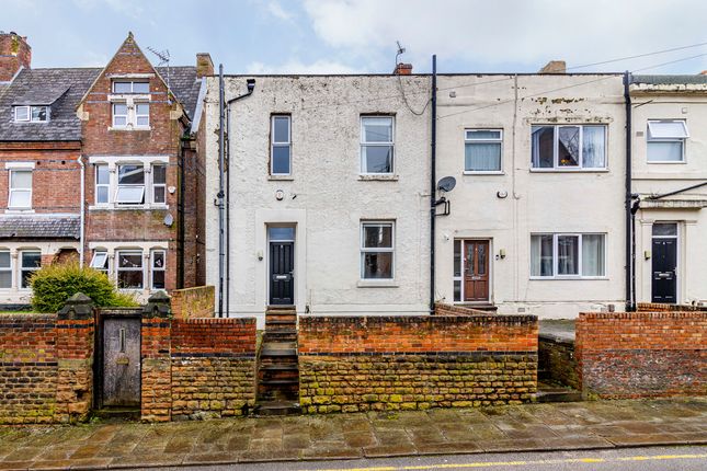 4 bedroom end of terrace house for sale