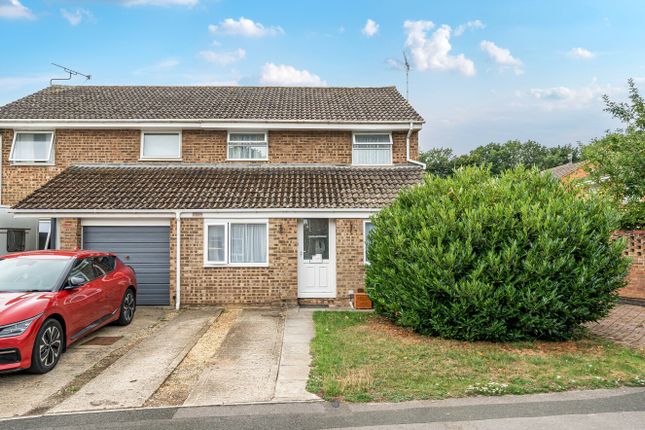 White Edge Moor, Liden, Swindon, SN3 3 bed semi