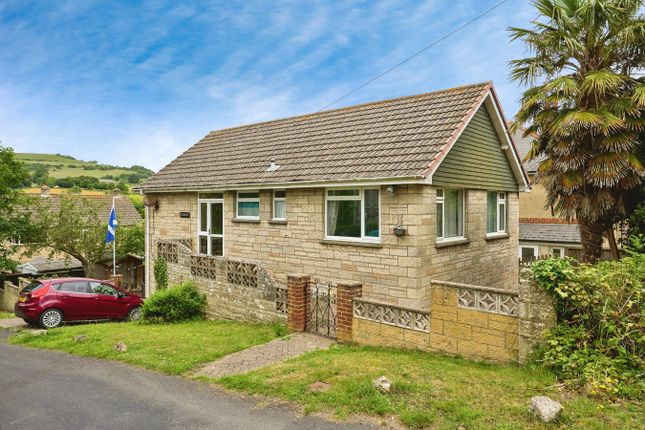 Avenue Road, Ventnor PO38 3 bed detached bungalow for sale