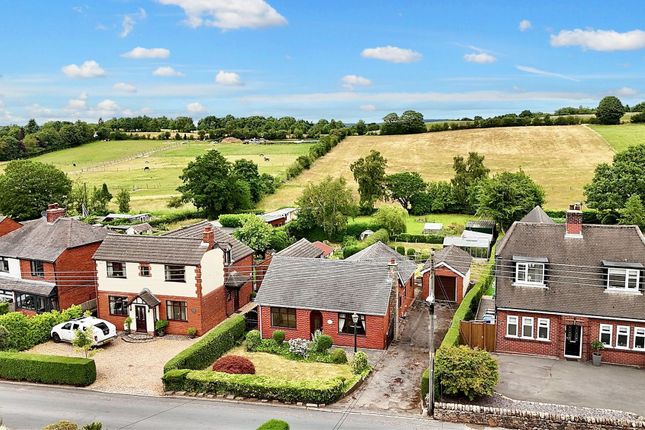 Fowlers Lane, Light Oaks, ST2 2 bed detached house for sale