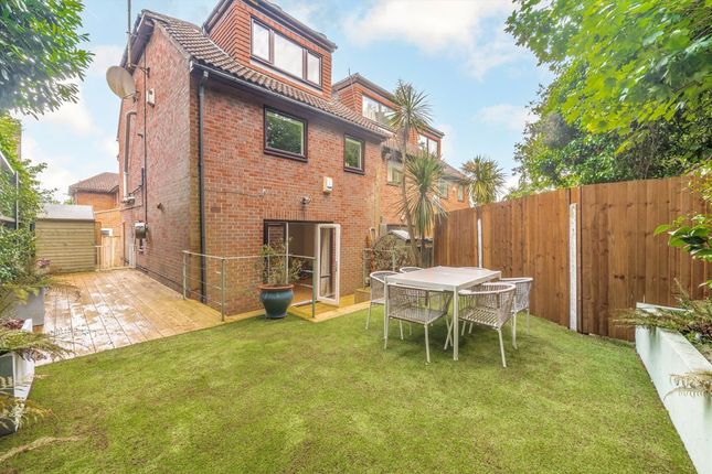 Minster Road, London NW2 4 bed end of terrace house for sale