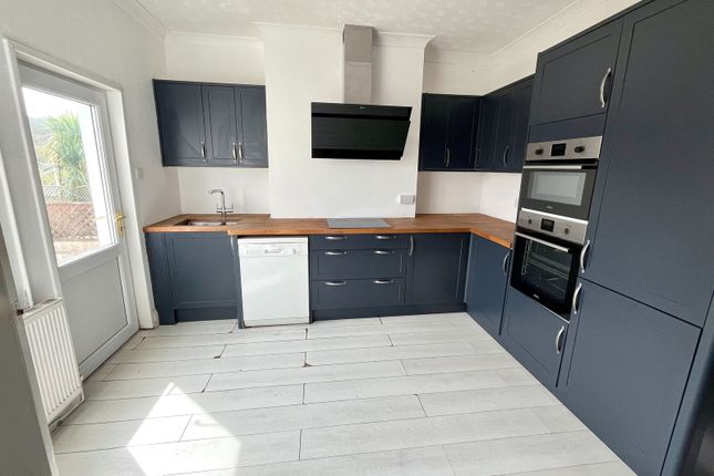 Coed Cae Place, Pontypool NP4 3 bed terraced house for sale
