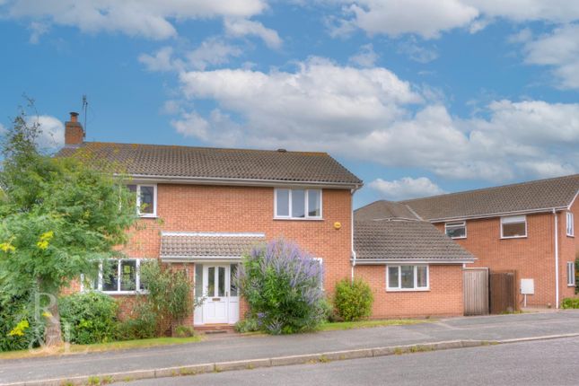 5 bed detached house
