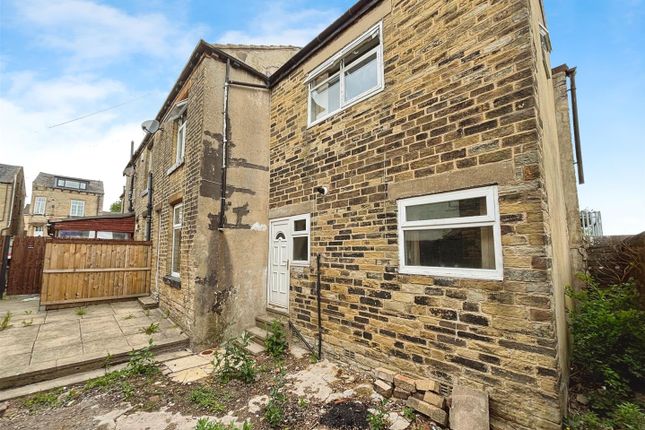 Mayfield Terrace, Halifax HX1 2 bed end of terrace house for sale