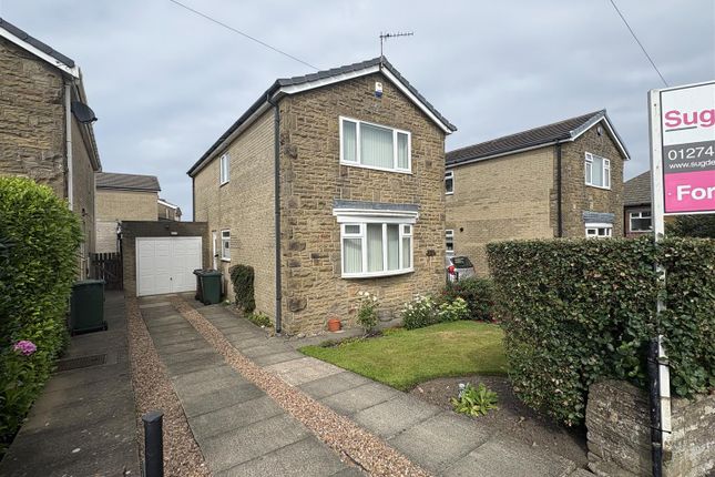 Back Lane, Queensbury, Bradford 3 bed detached house for sale