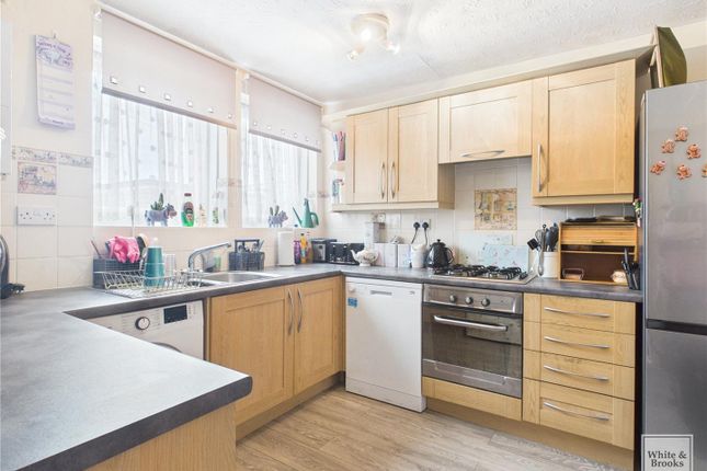 3 bedroom flat for sale