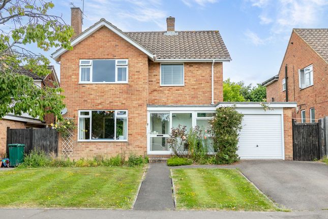 Leighlands, Crawley RH10 3 bed detached house for sale