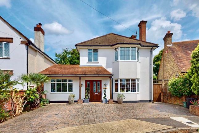 The Hermitage, Uxbridge, UB8 4 bed detached house for sale