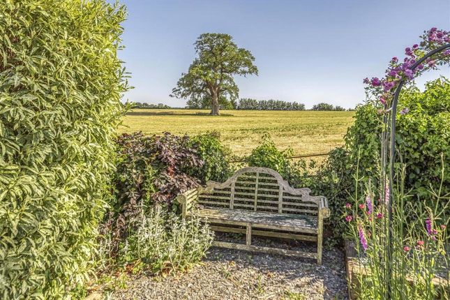 5 bedroom semi-detached house for sale