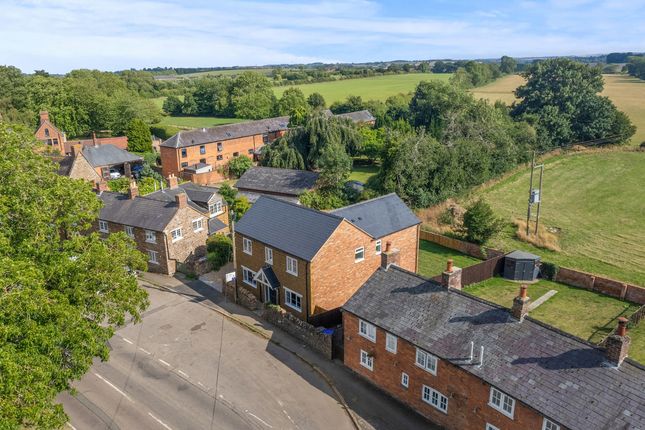 Main Street, Watford, NN6 4 bed detached house for sale