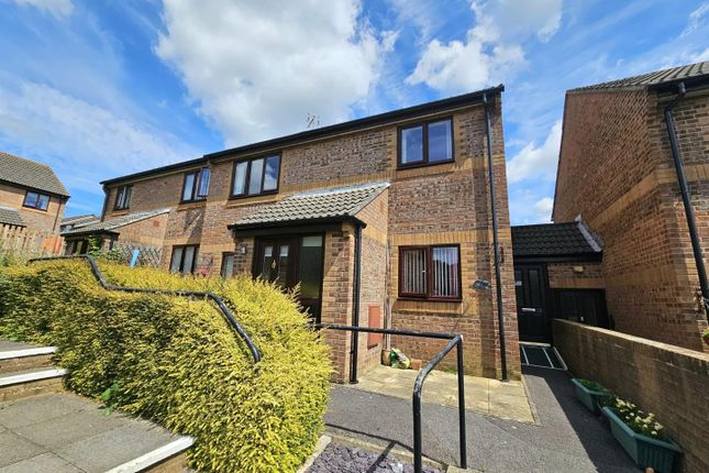 Little Quillet Court, Cam, Dursley 2 bed flat for sale