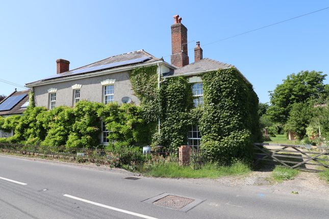 6 bedroom semi-detached house for sale