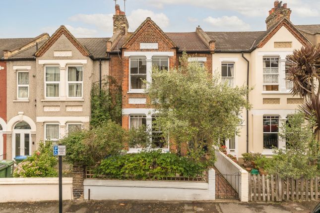 Heathwood Gardens, London, SE7 2 bed apartment for sale