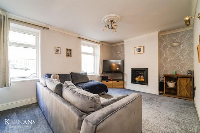 3 bed end terrace house