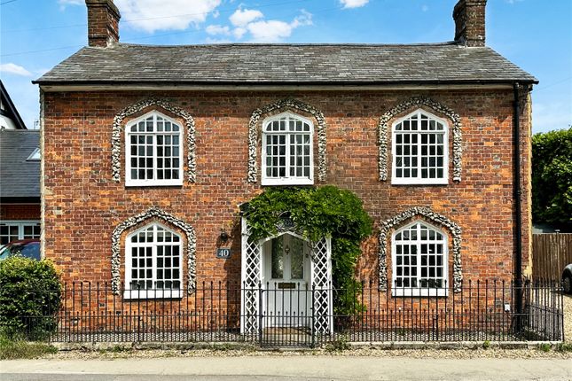London Road, Marlborough SN8 4 bed detached house for sale