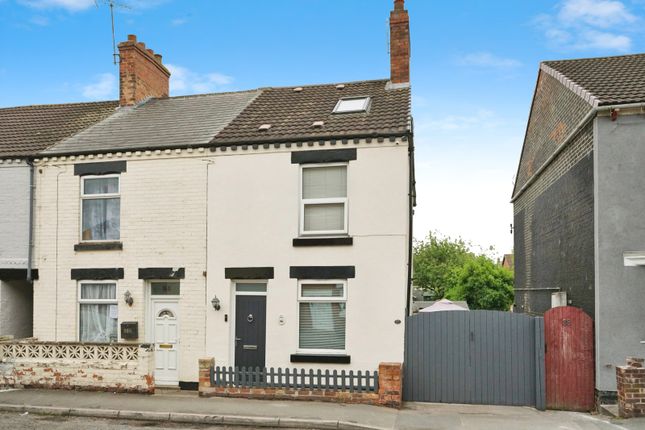 4 bedroom end of terrace house for sale