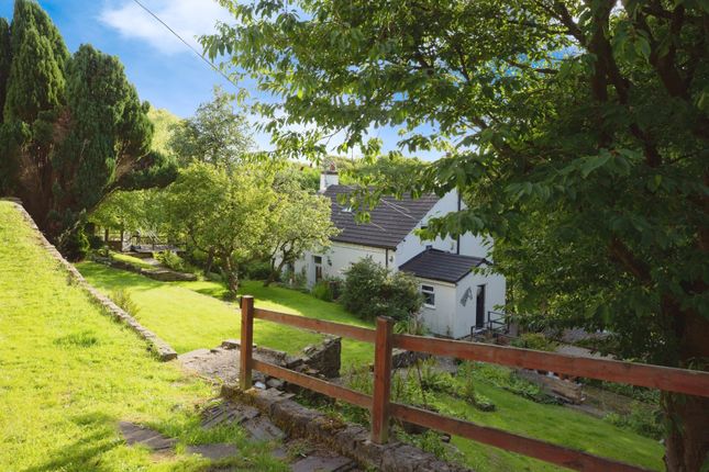 Halifax Road, West Yorkshire BD21 3 bed detached house for sale