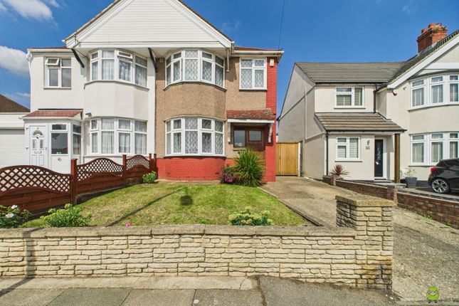 Hook Lane, Welling, Kent, DA16 3 bed semi