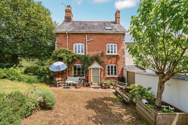 Washfield, Tiverton, Devon, EX16 4 bed semi