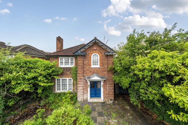 Brockley Avenue, Stanmore HA7 4 bed detached house for sale