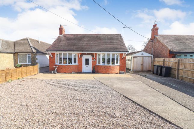 Newton Road, Rushden NN10 2 bed detached bungalow for sale