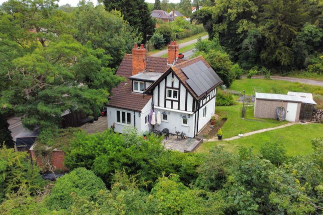 The Cottage, Beacon Hill Road, Newark 3 bed detached house for sale