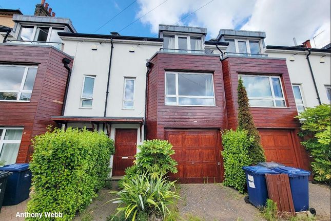Lincoln Road, Finchley, London N2 3 bed townhouse for sale
