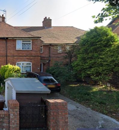 *UNDER OFFER* Southbourne Road... 3 bed semi