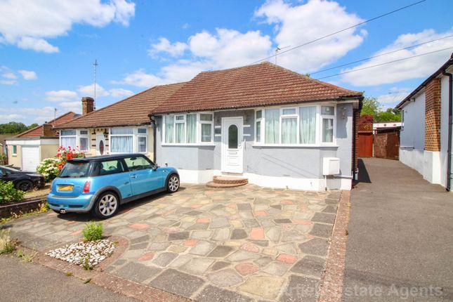 Penrose Avenue, Carpenders Park 3 bed semi