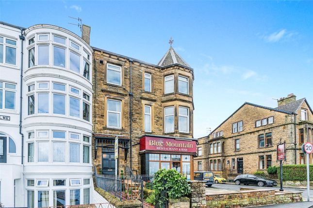 3 bedroom flat for sale