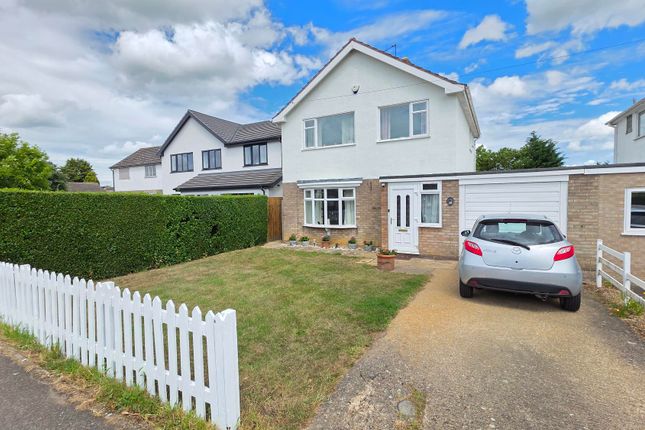3 bedroom link detached house for sale