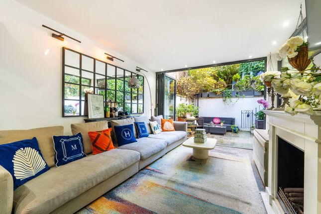 Russell Road, Kensington, London, W14 3 bed flat for sale