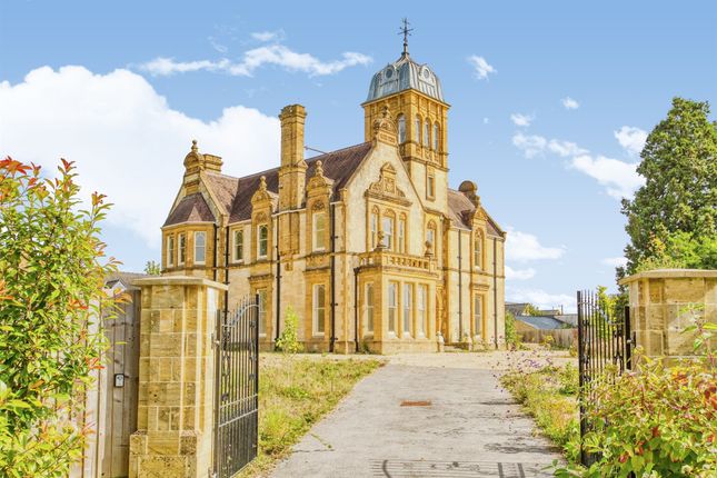 9 bedroom detached house for sale