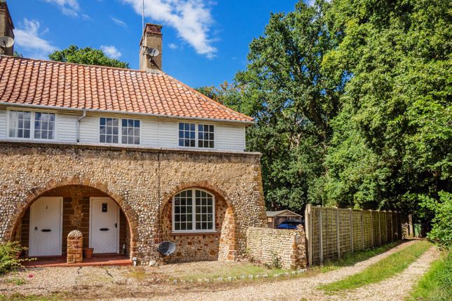Cromer Road, Holt NR25 3 bed cottage for sale