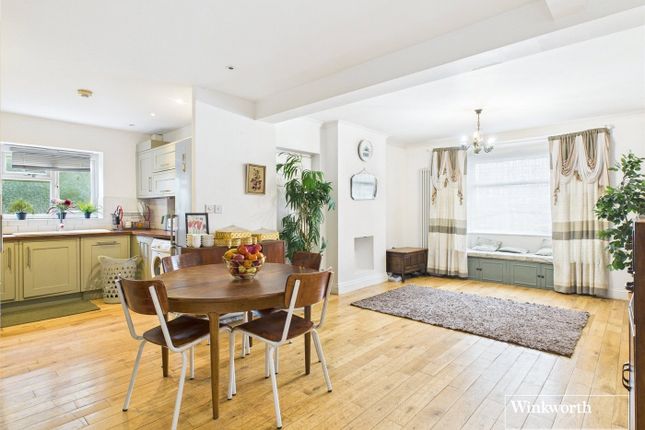 Rookery Close, Colindale NW9 3 bed semi