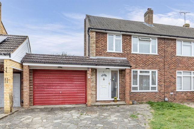Gaveston Close, West Byfleet KT14 3 bed semi