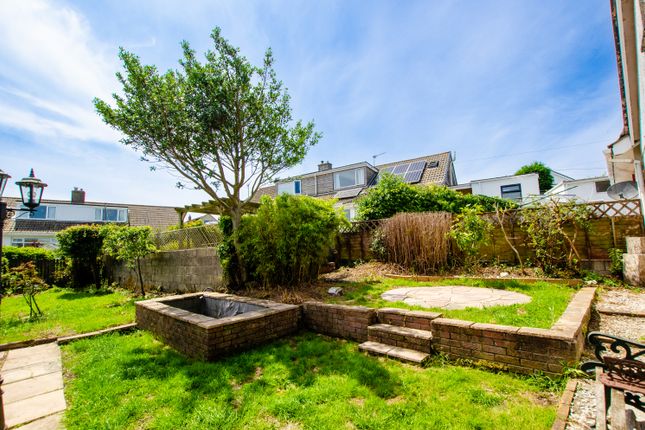 2 Ropehaven Close, St. Austell, PL25 4DZ 3 bed semi