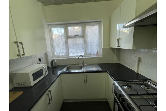 6 bed terraced house