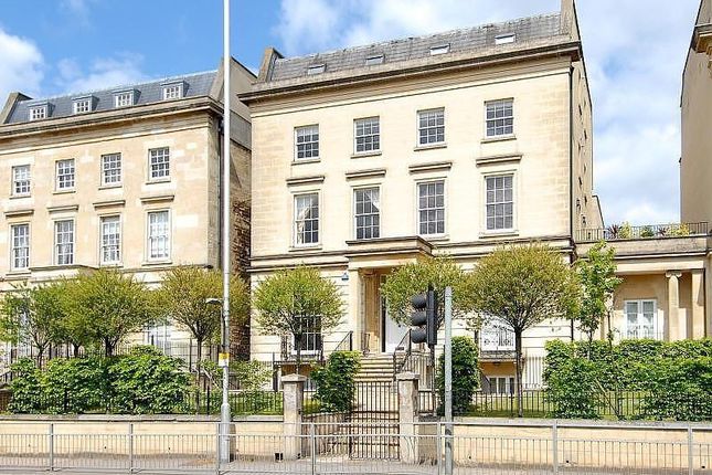 Alexandra House, Kings Road, Reading 2 bed apartment for sale