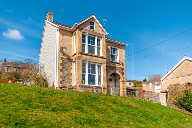 Alltygrug Road, Ystalyfera, Swansea 3 bed detached house for sale